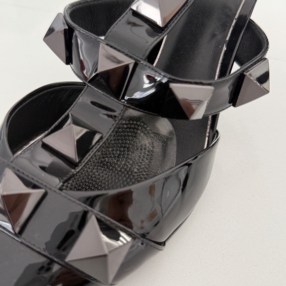 Valentino Garavani Patent Roman Stud Ankle Strap 80mm Pumps 40.5 Black Shoes - Picture 5 of 9